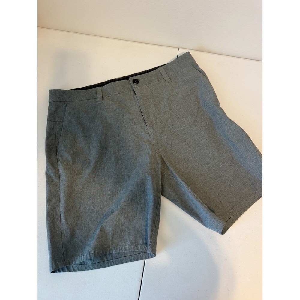 Vuori Meta Shorts Mens Grey Performance Golf Casual V368 Size 33 Hybrid